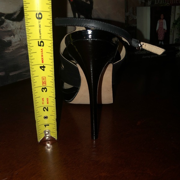 BCBG maxAzria strapped heels - Picture 4 of 4